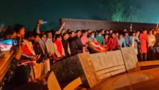 শিখা চিরন্তনে স্বেচ্ছাসেবক লীগের মোমবাতি প্রজ্জ্বলন