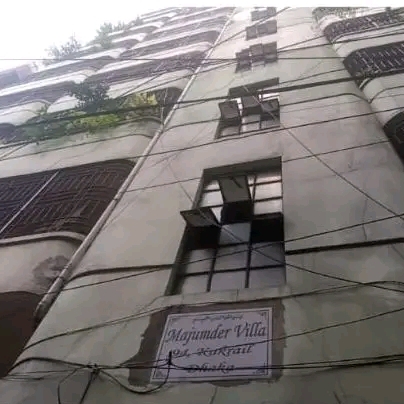 রাজউক কর্মকর্তাকে ঘোষ বাণিজ্যে বিল্ডিং ভেঙ্গে ফেলার নোটিশ দিলেও রহস্যজনক ভাবে না ভাঙ্গার পাঁয়তারা।