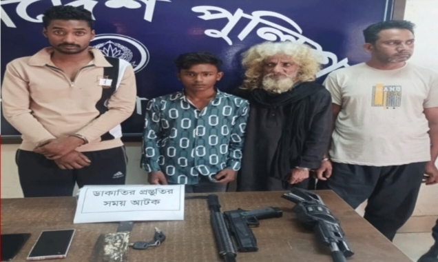 গাজীপুরের ডাকাতির প্রস্তুুতিকালে প্রইভেটকারসহ চার ডাকাত গ্রেফতার।