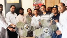 সদর হাসপাতালে রোগীর চাপ বাড়ায় ২ টি পাক ফ্যান হস্তান্তর করেন নজেকশিস