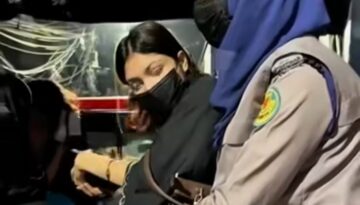 মিরপুরের একটি মদের বারে অভিযান চালিয়ে শতাধিক নারী পুরুষ আটক