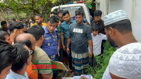 ১০ টাকা চাঁদা না দেওয়ায় চাঁদাবাজের হামলায় এক অটোচালক নিহত হয়েছেন।