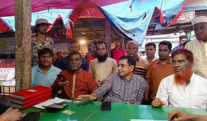 গাজীপুর চৌরাস্তায় ব্যবসায়ীদের সঙ্গে মতবিনিময় সভা অনুষ্ঠিত