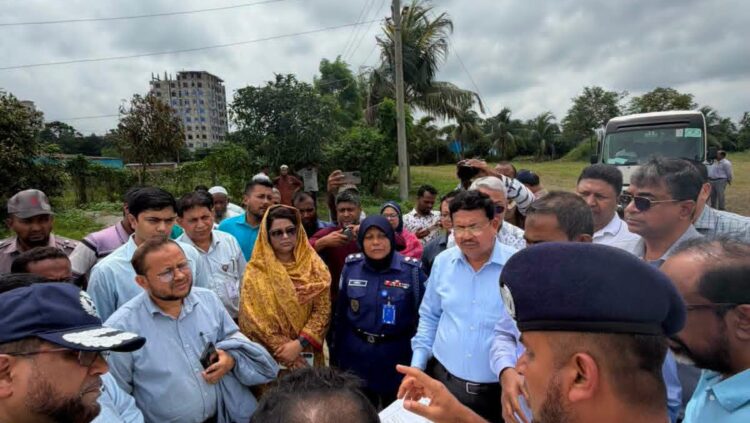 মাননীয় সাংসদ অ্যাডভোকেট শামসুর রহমান শিমুল বিশ্বাসের নেতৃত্বে ঢাকার বিভিন্ন বাস টার্মিনাল ও ডিপো স্থানান্তরের লক্ষ্যে স্থান পরিদর্শন।