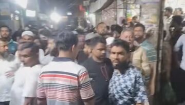 ডেমরা উত্তাল খুনের মামলার আসামি ও দখলদার ডাঃ মাহবুবের পদত্যাগ ও গ্রেপ্তারের দাবিতে গণবিস্ফোরণ! 