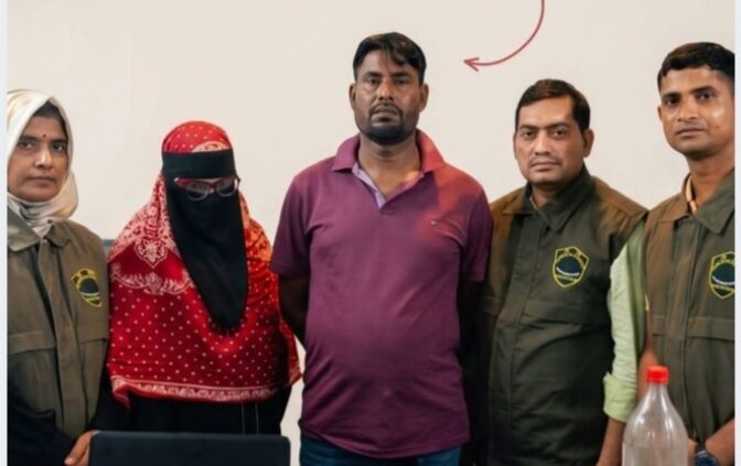 কদমতলী থানার পলাশপুর গ্যাস রোডের ৫ নম্বর গলির একটি ভাড়া বাসায় অভিযান চালিয়েজাল নোট, ল্যাপটপ, প্রিন্টার আর টাকা তৈরির নানা সরঞ্জামসহ দুইজনকে গ্রেপ্তার করেছে(সিটিটিসি)